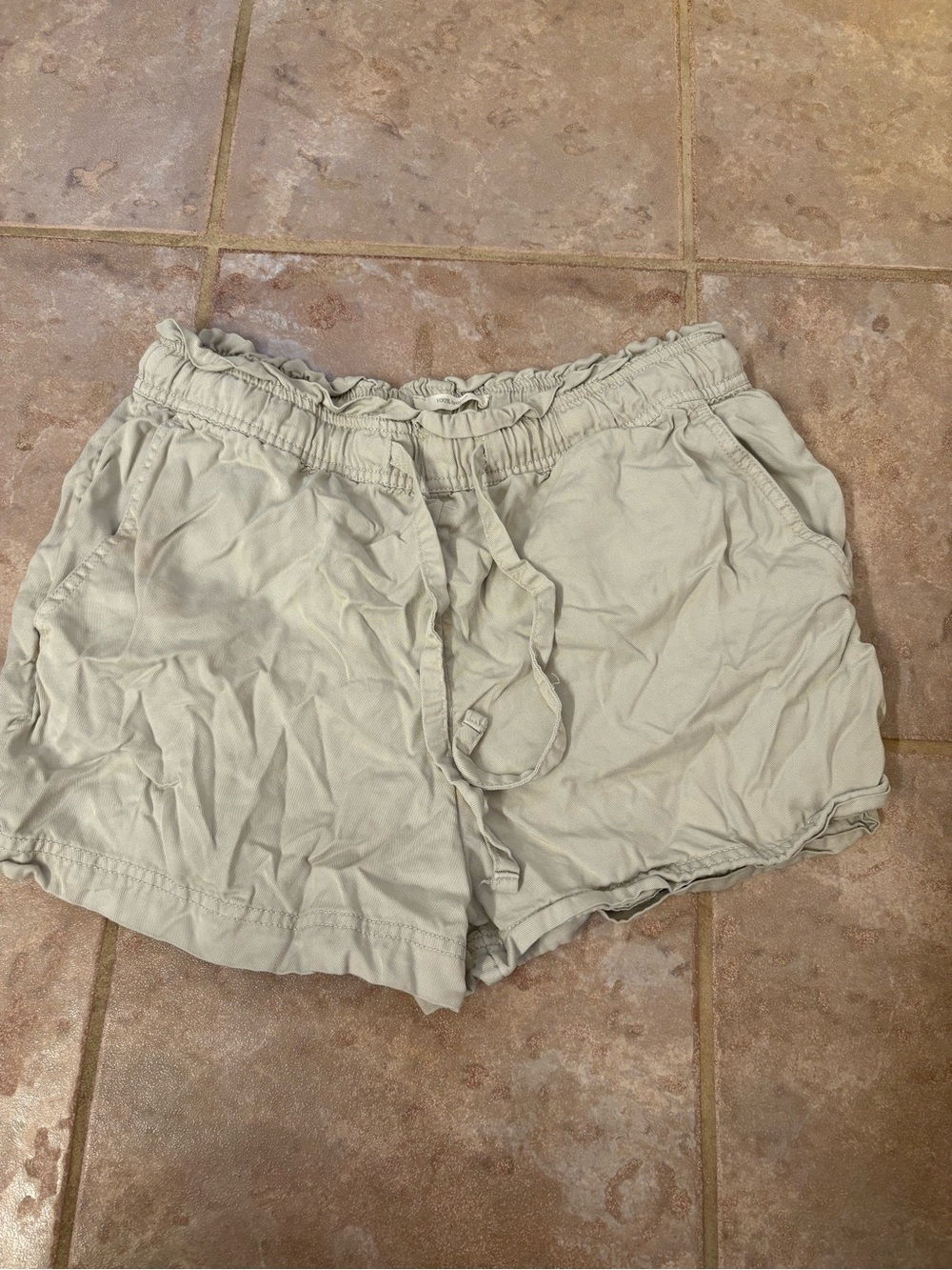 C&C California Light Beige Elastic Ruffle Waist Drawstring Shorts